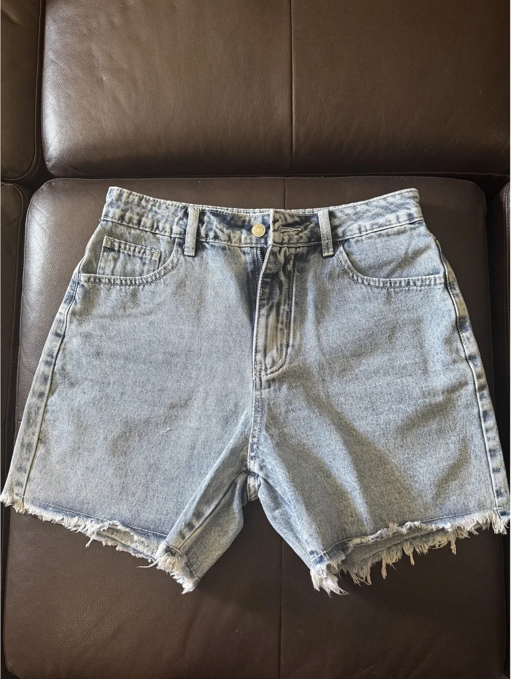 Denim frayed shorts